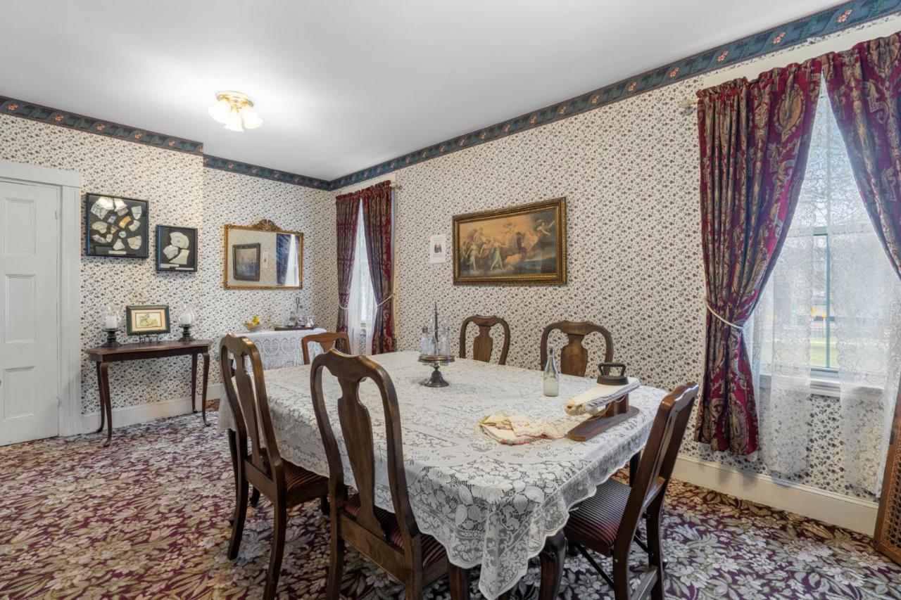 폴리버 Lizzie Borden House B&B 외부 사진