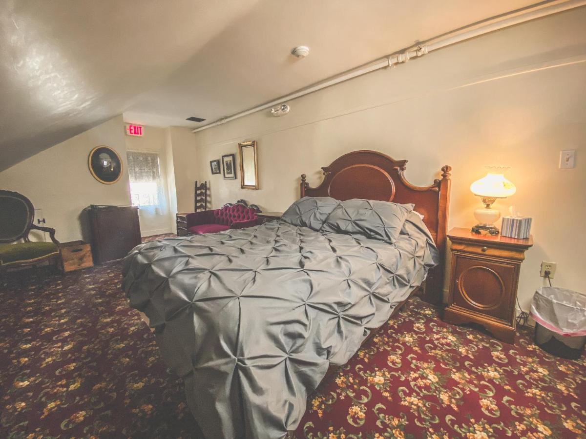 폴리버 Lizzie Borden House B&B 외부 사진